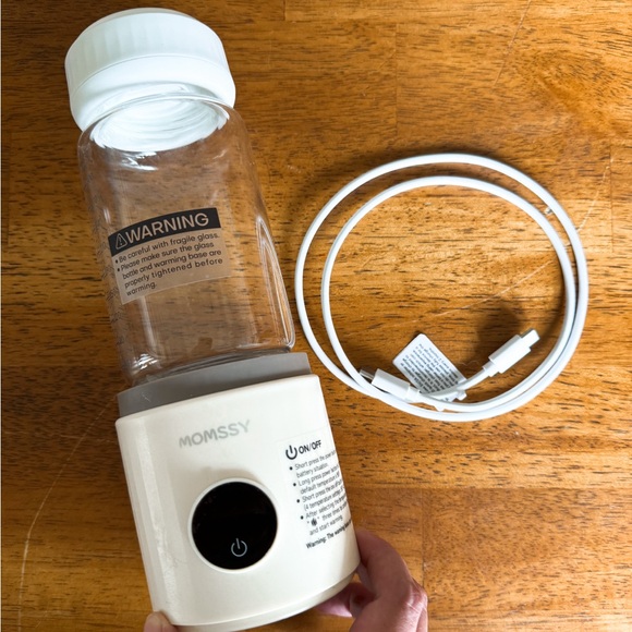 Momssy • Portable Bottle Warmer - Picture 1 of 3